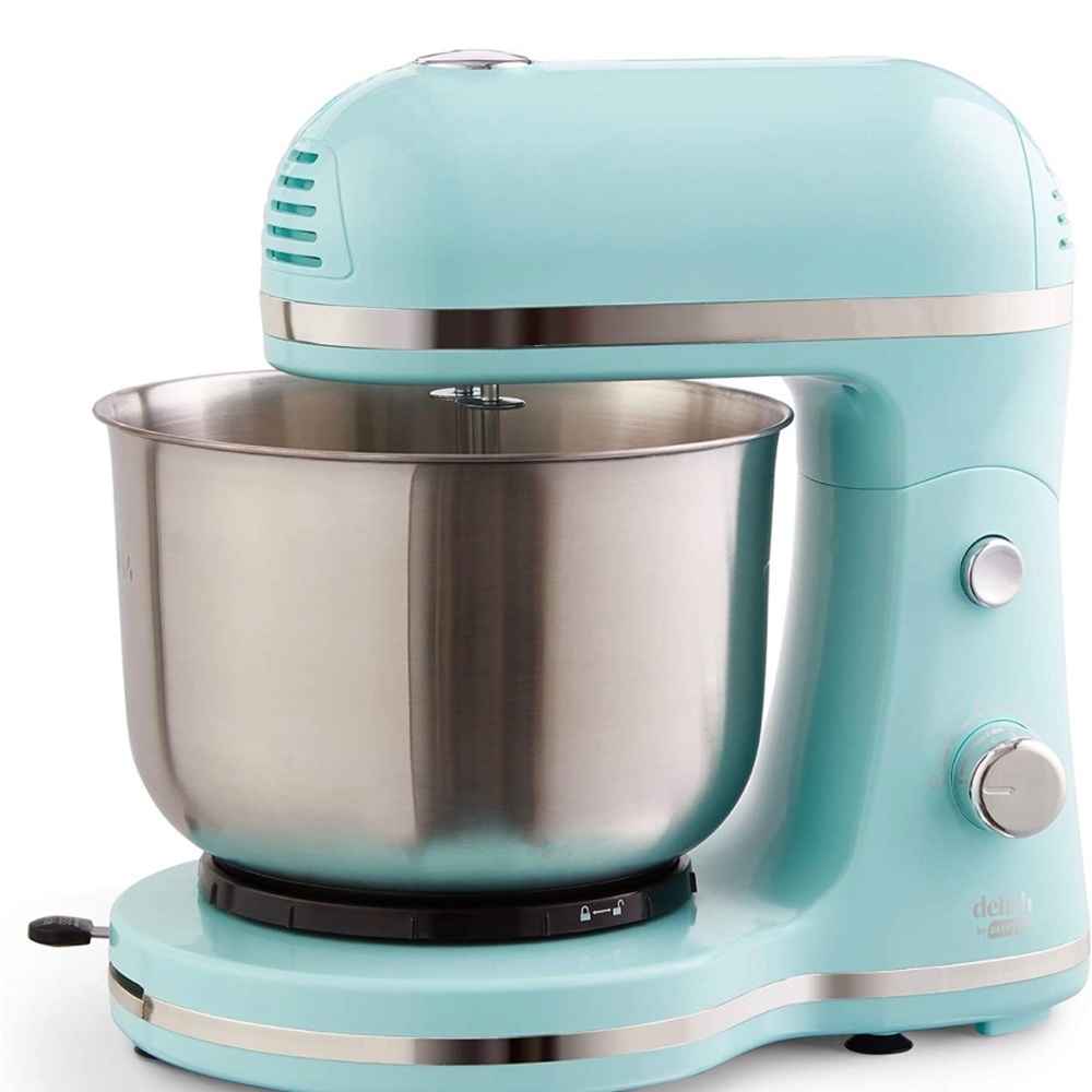 Stand mixer with all parts included